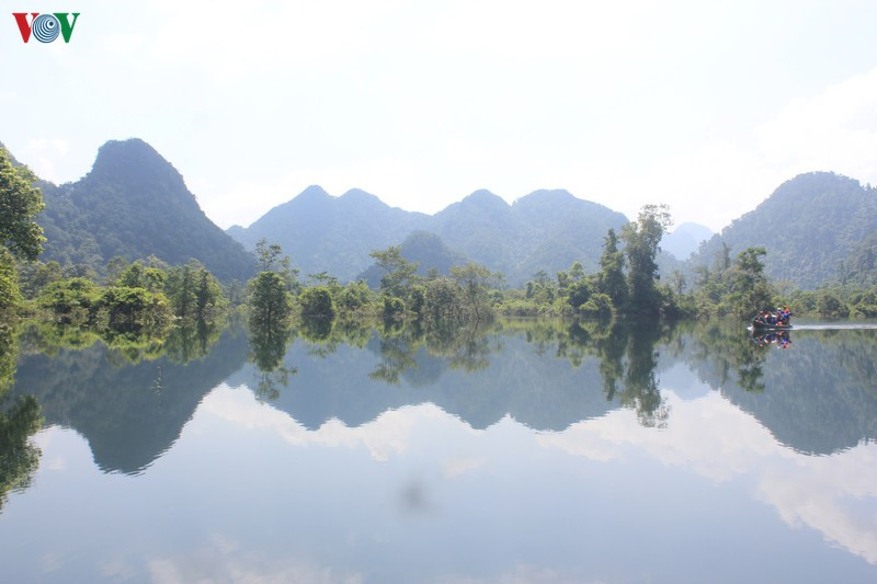 quảng bình: nơi thầy cô đến trường phải qua 3 lần đò vượt lũ hình 2 quang binh: noi thay co den truong phai qua 3 lan do vuot lu hinh 2