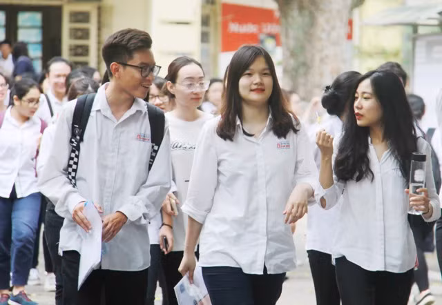 Đổi mới thì cử thể hiện rõ vai trị quản lý vĩ mô của ngnh GD