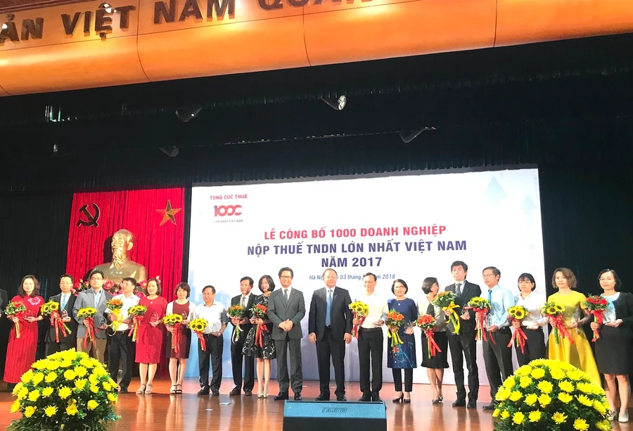 Các DN trong Top 10 nộp thuế TNDN cao nhất năm 2017 được vinh danh