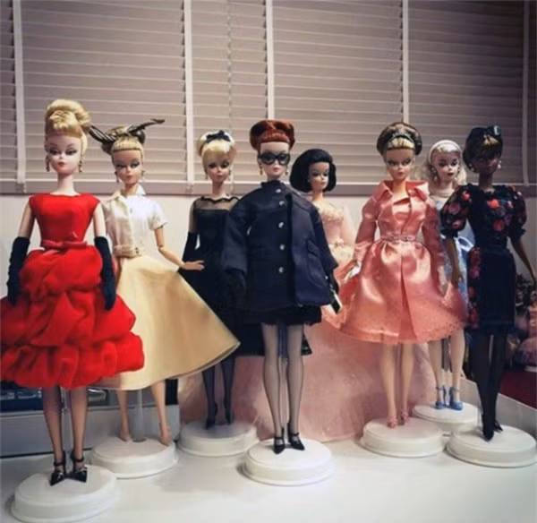 Choáng trước bộ sưu tập hơn 10.000 búp bê trị giá 11 tỷ đồng của một quý ông - Ảnh 3.