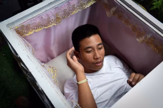 Người đến với quán cà phê chủ yếu là giới trẻ