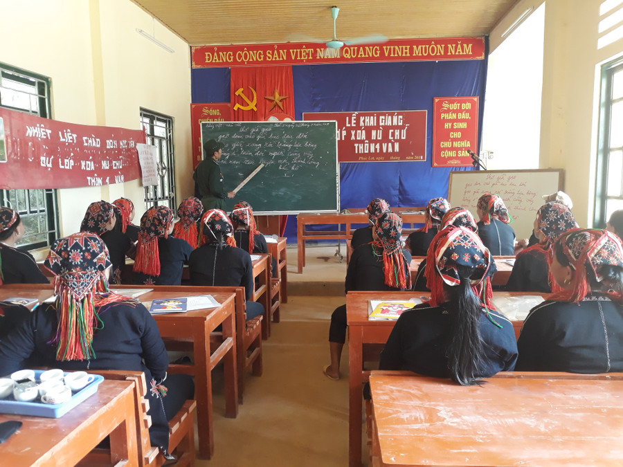 Lớp học của những người bà, người mẹ...