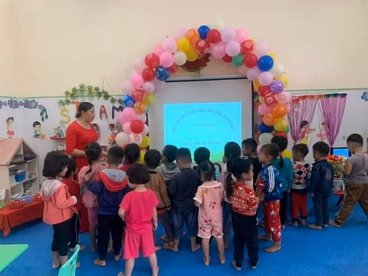 Tiết tạo hình: Nặn cái bát con.