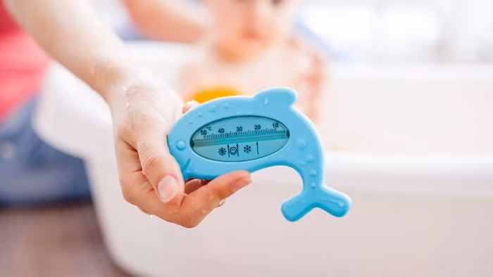 8 SAI LẦM mẹ Việt thường mắc phải khi tắm cho trẻ sơ sinh