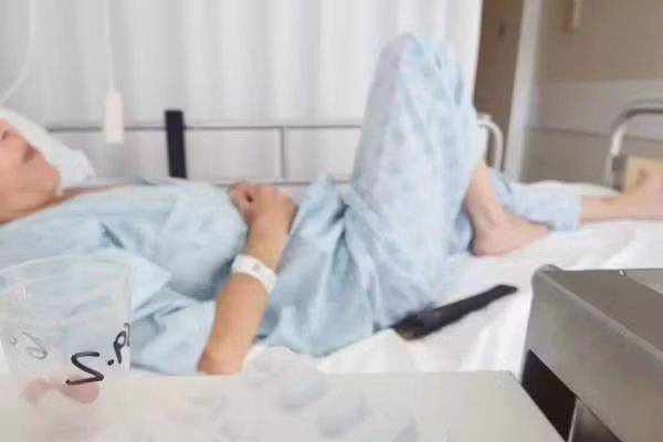 Mẹ đi khám vì mất ngủ, bác sĩ phát hiện sự thật hãi hùng của cả gia đình ảnh 1 me di kham vi mat ngu, bs bat ngo phat hien su that hai hung cua ca gia dinh - 1