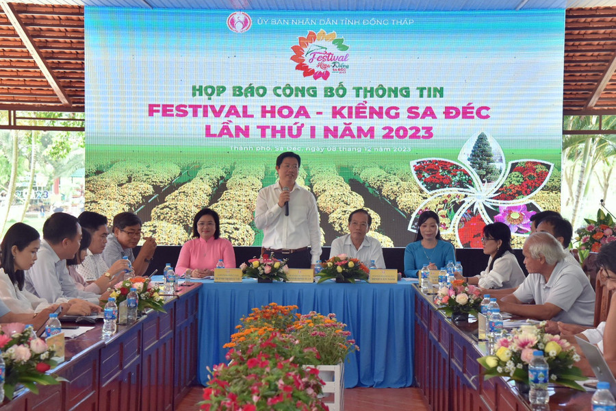 Ông Huỳnh Minh Tuấn, Phó Chủ tịch UBND Tỉnh Đồng Tháp phát biểu tại họp báo công bố Festival Hoa - Kiểng Sa Đéc lần đầu tiên. Ông Huỳnh Minh Tuấn, Phó Chủ tịch UBND Tỉnh Đồng Tháp phát biểu tại họp báo công bố Festival Hoa - Kiểng Sa Đéc lần đầu tiên.