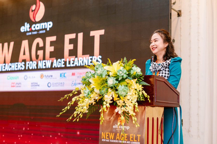 Bà Nguyễn Trần Nam Phương, Giám đốc Trung tâm Anh Ngữ Nam Phương chia sẻ tại sự kiện. Bà Nguyễn Trần Nam Phương, Giám đốc Trung tâm Anh Ngữ Nam Phương chia sẻ tại sự kiện.