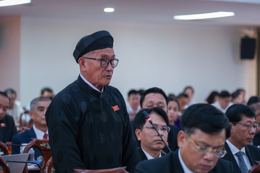 Đại biểu Lê Văn Thưởng nêu vấn đề liên quan đến bạo lực học đường tại kỳ họp. Đại biểu Lê Văn Thưởng nêu vấn đề liên quan đến bạo lực học đường tại kỳ họp.