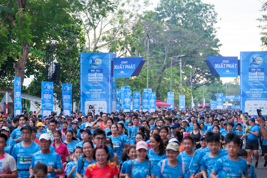 Hơn 9.000 vận động viên tham gia Giải Marathon Quốc tế Di sản Cần Thơ năm 2023. Hơn 9.000 vận động viên tham gia Giải Marathon Quốc tế Di sản Cần Thơ năm 2023.