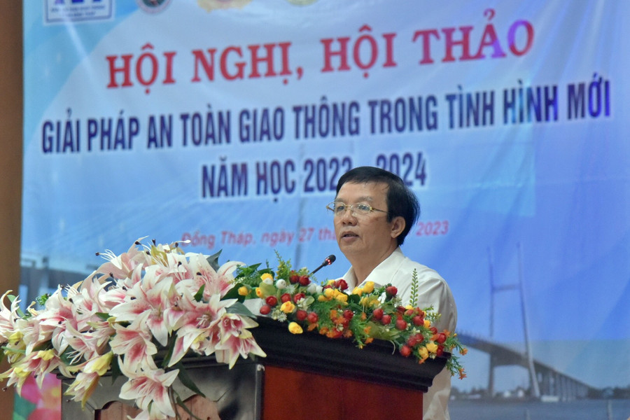 Ông Huỳnh Thanh Hùng – Phó Giám đốc sở GD&ĐT Đồng Tháp phát biểu khai mạc hội thảo Ông Huỳnh Thanh Hùng – Phó Giám đốc sở GD&ĐT Đồng Tháp phát biểu khai mạc hội thảo