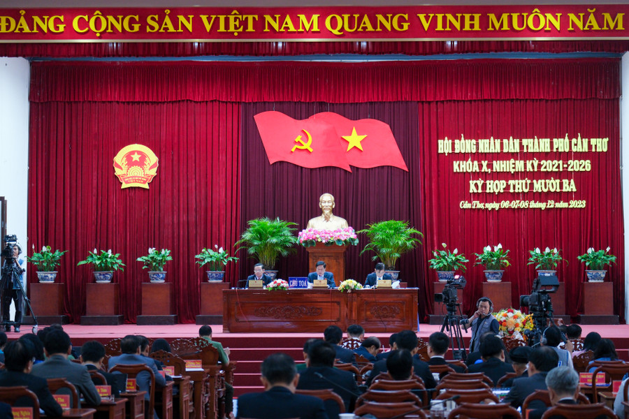 Quang cảnh Kỳ họp thứ 13 của HĐND TP Cần Thơ khoá X (nhiệm kỳ 2021-2026). Quang cảnh Kỳ họp thứ 13 của HĐND TP Cần Thơ khoá X (nhiệm kỳ 2021-2026).