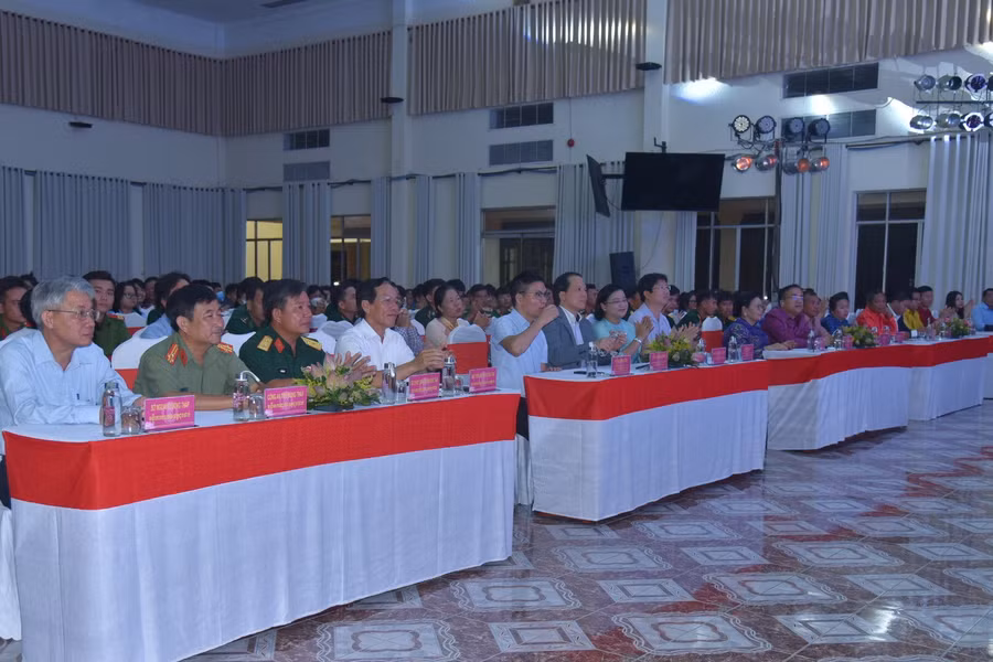 Đại biểu tham dự chương trình biểu diễn nghệ thuật Tuần văn hóa Campuchia tại Việt Nam năm 2023