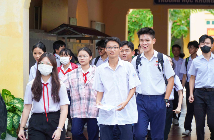 Thí sinh Cần Thơ phấn khởi với đề Ngữ văn.