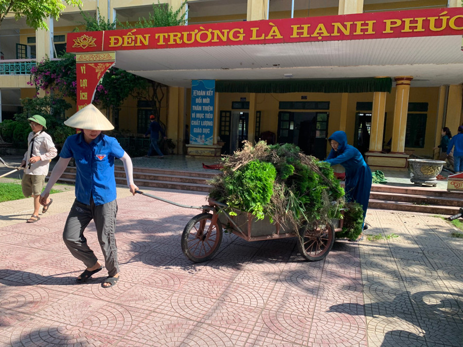 Mỗi người một việc để buổi lao động trở nên ý nghĩa hơn. Mỗi người một việc để buổi lao động trở nên ý nghĩa hơn.