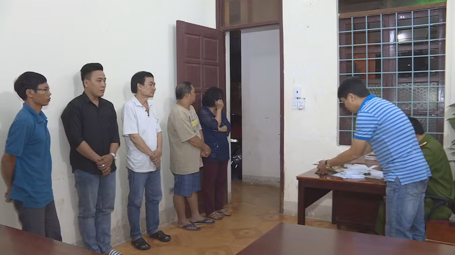 Các đối tượng tại cơ quan điều tra.