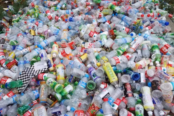 Hạn chế sử dụng và tiến tới nói không với sản phẩm nhựa sử dụng một lần - Ảnh minh họa