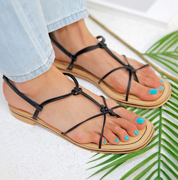 mua mua gio, day la 4 kieu giay dep giup chi em bao toan hinh anh chin chu di lam - 16