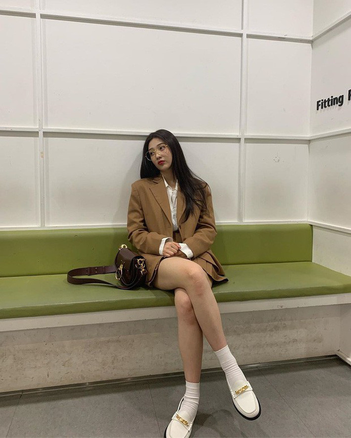 Top những mẫu giày hot hit được idol Hàn lăng xê trong thu này ảnh 6 Empty