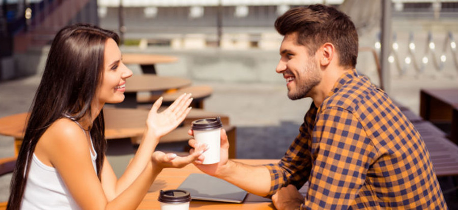 Nếu bạn không có tình cảm lãng mạn với người đó, điều quan trọng là phải thành thật và thẳng thắn. (Ảnh: ITN) Nếu bạn không có tình cảm lãng mạn với người đó, điều quan trọng là phải thành thật và thẳng thắn. (Ảnh: ITN)