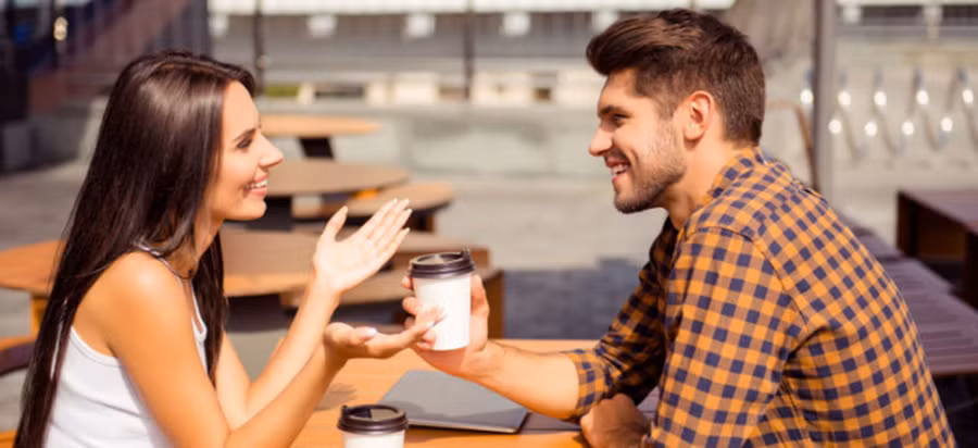 Nếu bạn không có tình cảm lãng mạn với người đó, điều quan trọng là phải thành thật và thẳng thắn. (Ảnh: ITN)