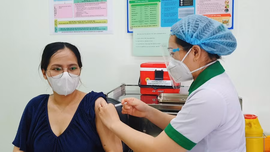 Bệnh viện Hoàn Mỹ Cửu Long tổ chức tiêm ngừa cho khoảng 300 phụ nữ mang thai từ 13 tuần và phụ nữ đang cho con bú