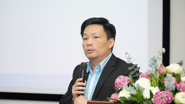 Tiến sĩ Vũ Tường Thụy- Phó Hiệu trưởng Trường ĐH Hoa Sen chia sẻ tại buổi ra mắt chương trình.