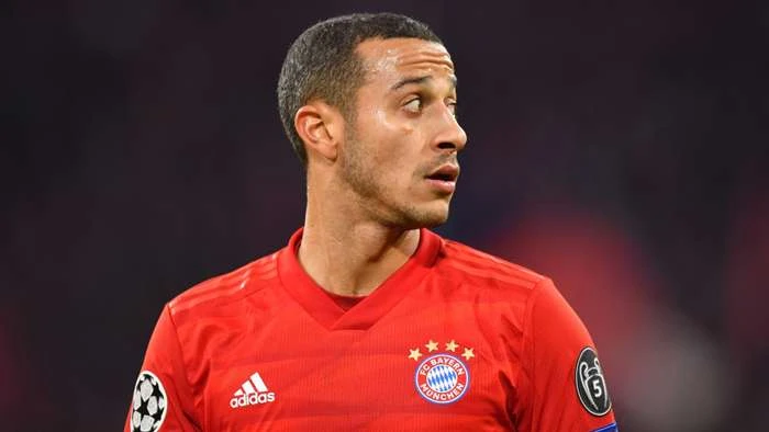 Thiago bật khóc rời Bayern Munich để đến Liverpool