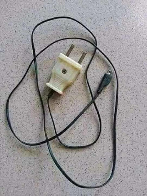 Sạc điện thoại tự chế. 10-anh-hai-hot-nhat-facebook-trong-ngay-8