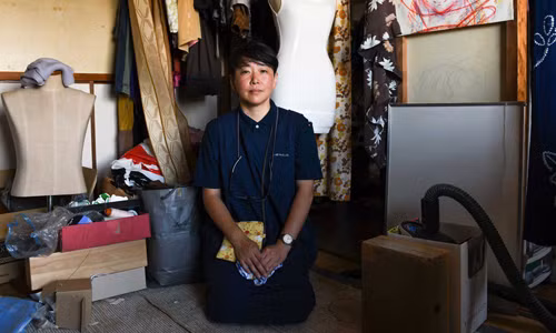 Han bắt đầu nghề dọn dẹp nhà người chết và thu gom đồ cũ năm 2012. Ảnh: SCMP.
