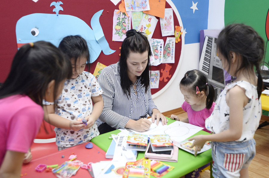 Cha mẹ Việt ngày càng chi tiêu "mạnh tay" cho con