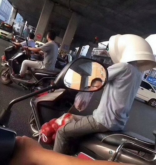 Mũ bảo hiểm kiểu mới. Mũ bảo hiểm kiểu mới.