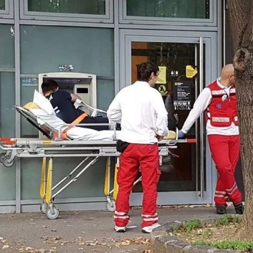 Đồng tiền đi liền khúc ruột. Đồng tiền đi liền khúc ruột.