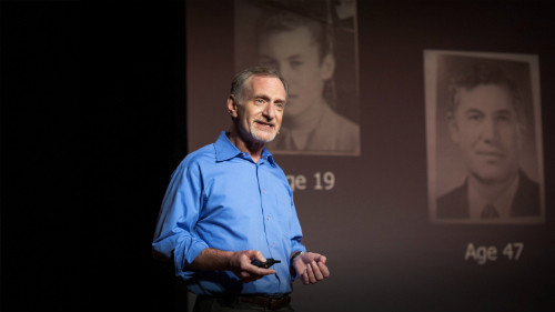 Chia sẻ của giáo sư Robert Waldinger vềkết quả nghiên cứu của Harvard trong một bài nói chuyện tại chương trình Ted Talkđã thu hút hơn 23 triệu lượt xem trên mạng. Ảnh:Ted.com. Chia sẻ của giáo sư Robert Waldinger vềkết quả nghiên cứu của Harvard trong một bài nói chuyện tại chương trình Ted Talkđã thu hút hơn 23 triệu lượt xem trên mạng. Ảnh: Ted.com.
