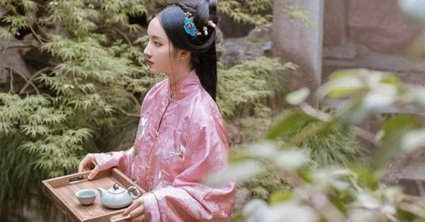 Thu nhập không chỉ cao, trở thành vú em, những người phụ nữ còn có cơ hội đổi đời, trở thành quyền quý.