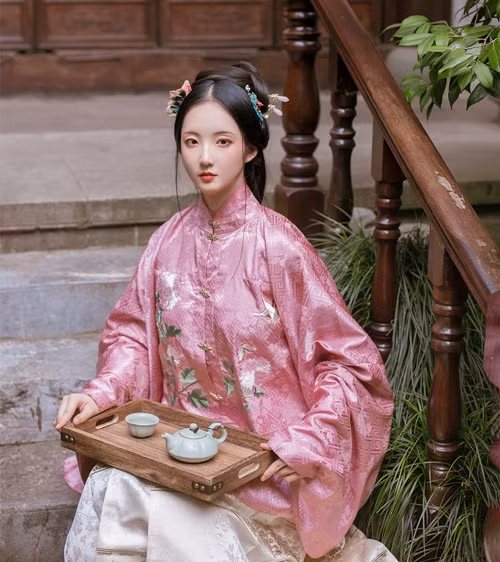 ngo ngang voi ly do phu nu thoi xua thich lam nghe vu em hinh anh 1