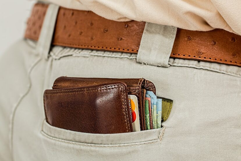 wallet-1013789_1920-828x552 wallet-1013789_1920-828x552