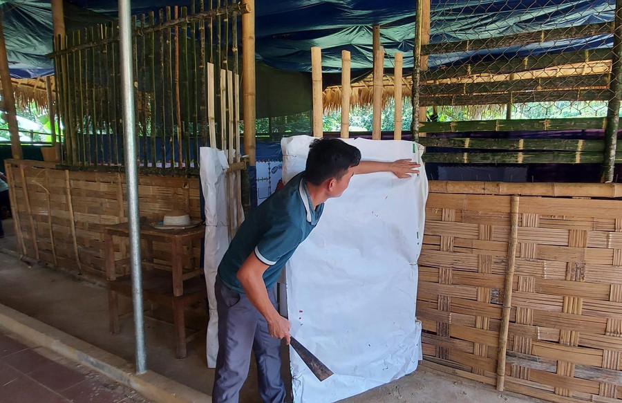 Phòng học đã sẵn sàng đón học sinh. Phòng học đã sẵn sàng đón học sinh.