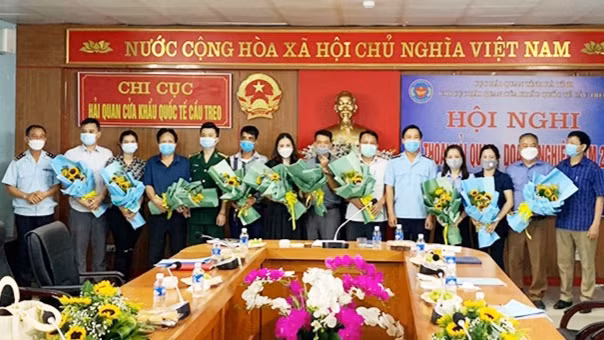 Cán bộ, nhân viên Hải quan Hà Tĩnh.