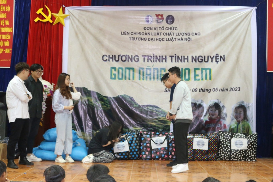 Các em được ban tổ chức tuyên truyền các kiến thức pháp luật về phòng chống ma túy. Các em được ban tổ chức tuyên truyền các kiến thức pháp luật về phòng chống ma túy.