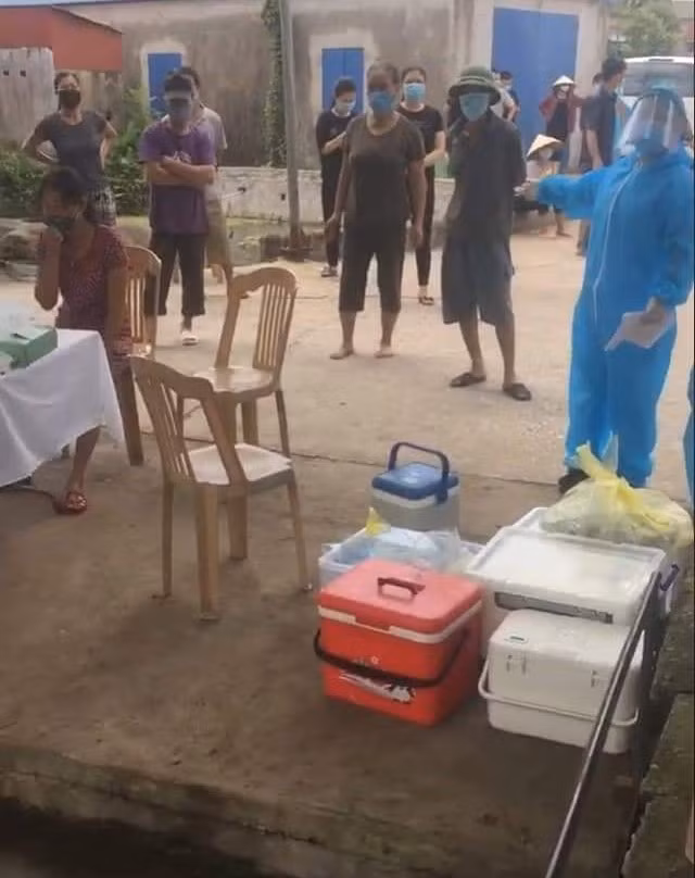 Cơ quan chức năng Nam Định phong toả khu vực bệnh nhân covid-19 đầu tiên ở phố Tây Kênh (Cổ Lễ - Trực Ninh).