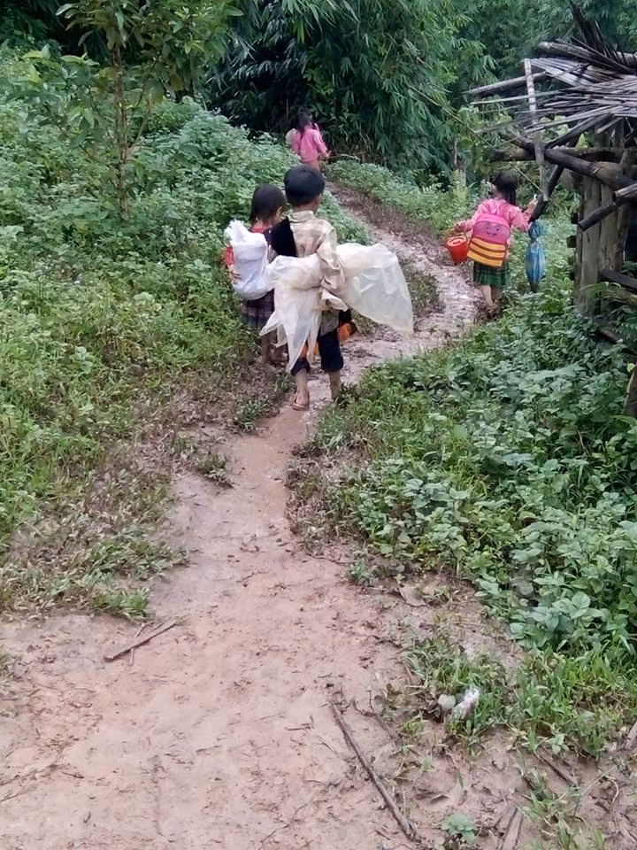 giáo viên vùng cao, cô giáo, học sinh, giáo dục tiểu học