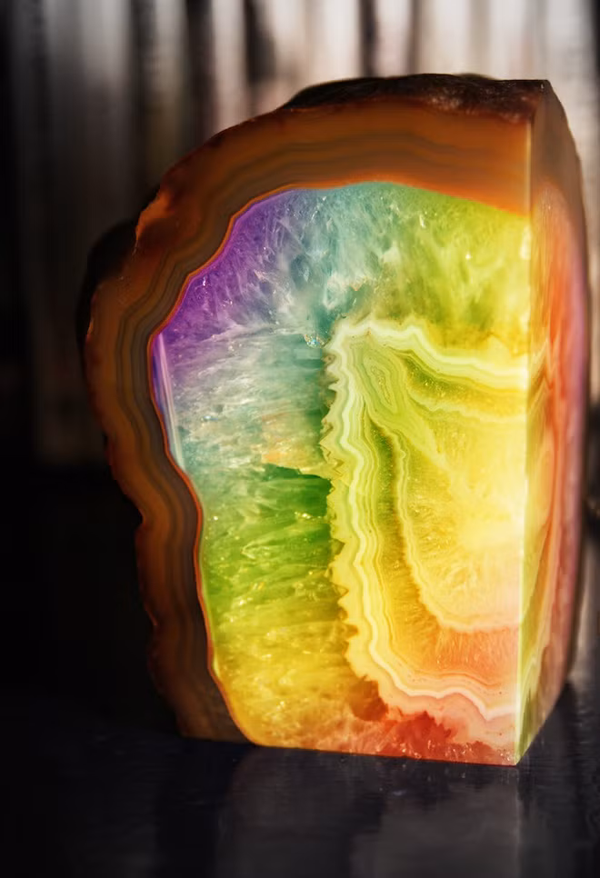 Chiêm ngưỡng những viên đá đẹp long lanh như một vũ trụ huyền bí thu nhỏ - Ảnh 9.