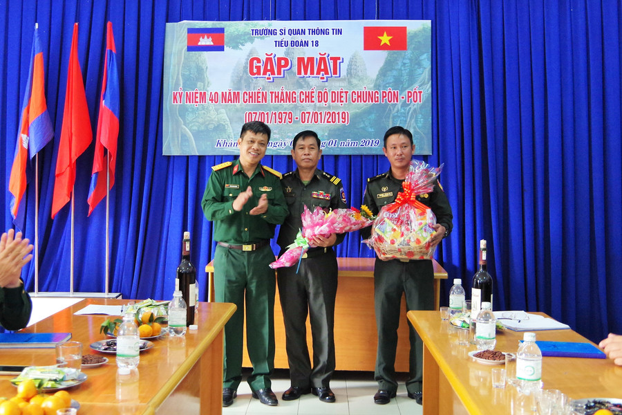 Buổi gặp mặt diễn ra trong không khí đầm ấm