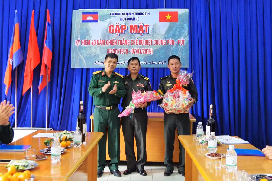 Buổi gặp mặt diễn ra trong không khí đầm ấm