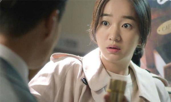 Lặng người phát hiện chiếc phong bì dưới gói quà chồng đến thăm bạn thân ốm ảnh 3 lang nguoi phat hien chiec phong bi duoi goi qua chong den tham ban than om - 3