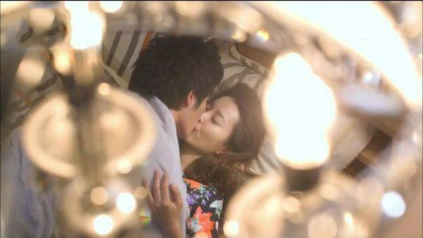 Lặng người phát hiện chiếc phong bì dưới gói quà chồng đến thăm bạn thân ốm ảnh 1 lang nguoi phat hien chiec phong bi duoi goi qua chong den tham ban than om - 1