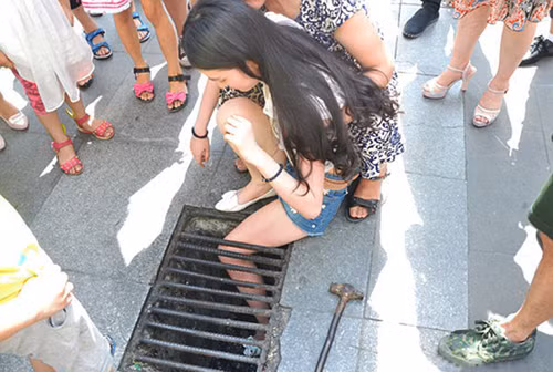 Đi đâu mà vội mà vàng.