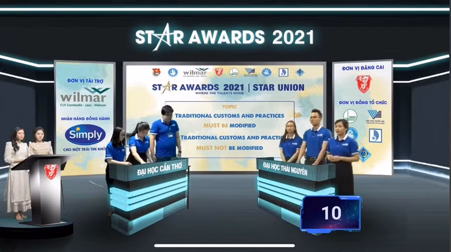 Phần thi đối kháng giữa Đại học Thái Nguyên và Đại học Cần Thơ