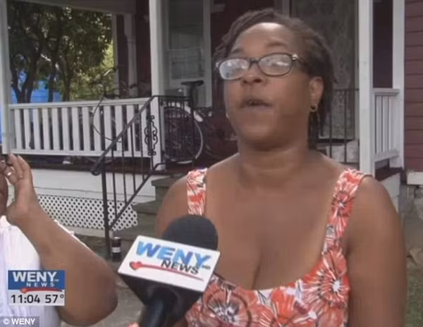 Kayla Seals, người đầu tiên phát hiện ra cô bé bị bỏ rơi và kịp thời cứu sống cô bé