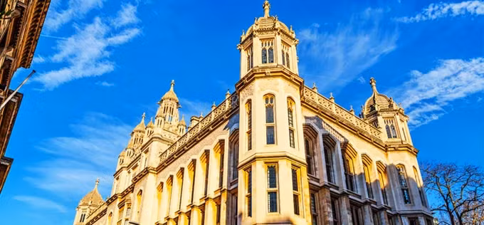 Top 10 đại học hàng đầu Vương quốc Anh năm 2018 ảnh 5